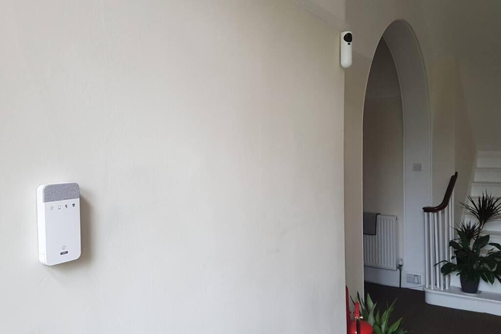 Perfect For Large Family & Friends, Free Parking, Games Villa Reading Bagian luar foto