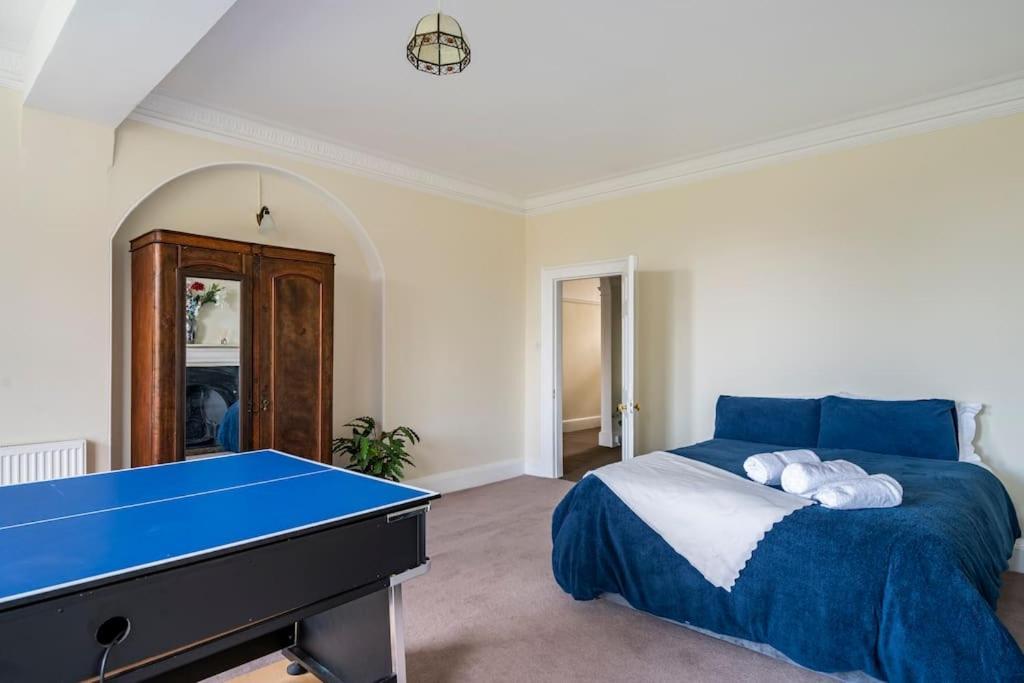 Perfect For Large Family & Friends, Free Parking, Games Villa Reading Bagian luar foto