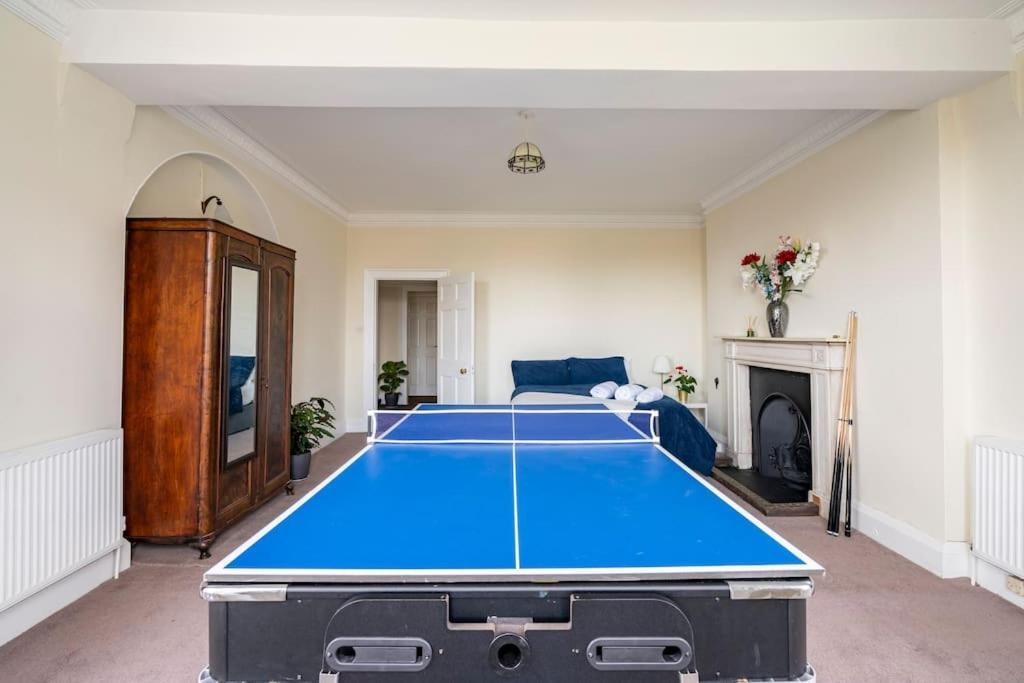 Perfect For Large Family & Friends, Free Parking, Games Villa Reading Bagian luar foto