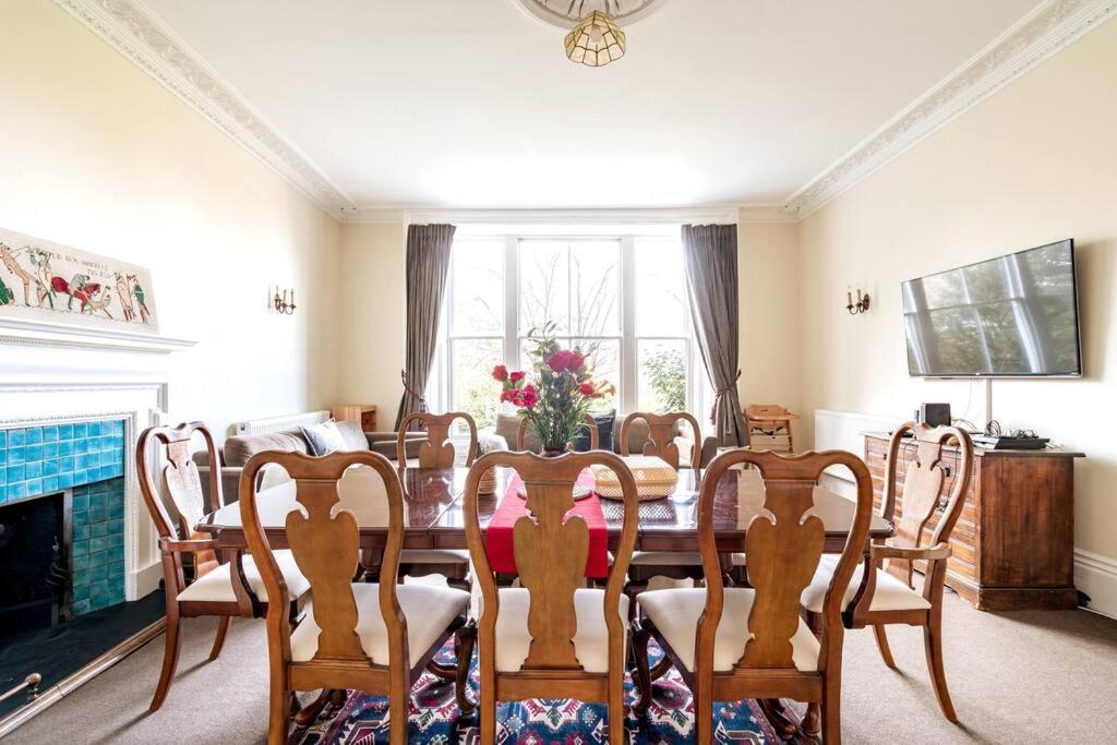 Perfect For Large Family & Friends, Free Parking, Games Villa Reading Bagian luar foto